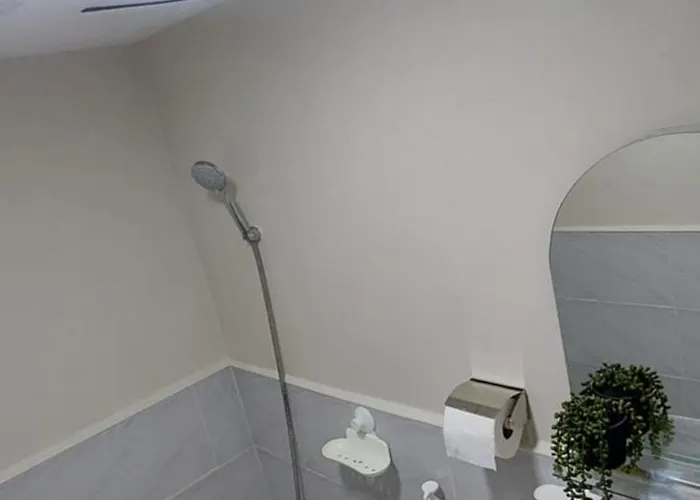 Dracarys Place 2 With Balcony Unlimited Wifi Lapulapu View